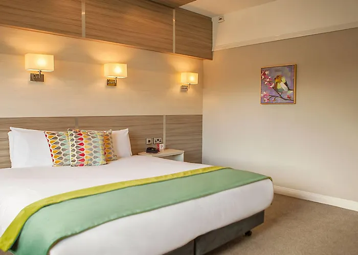 מלון Gleneagle 4*